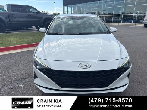 Used 2023 Hyundai Elantra SEL FWD image 6