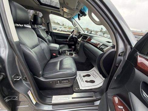 Used 2015 Lexus LX 570 Base image 31