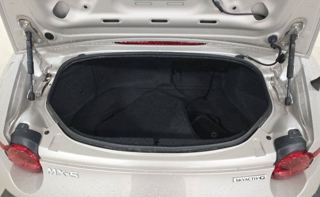 Used 2023 MAZDA MX-5 Miata Club RWD image 7