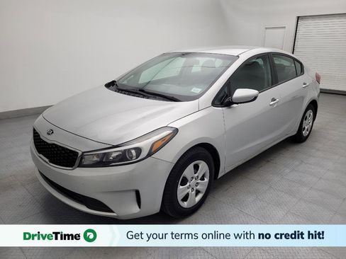 Used 2017 Kia Forte LX image 1