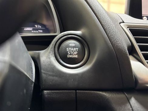 Used 2018 MAZDA MAZDA3 Touring image 25