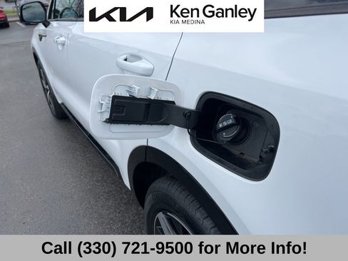 Certified 2022 Kia Sorento S w/ Panoramic Sunroof Package image 50