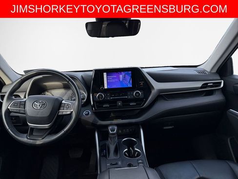 Used 2023 Toyota Highlander XLE AWD/4WD image 21