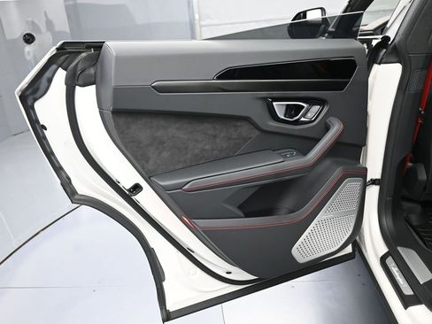 Used 2024 Lamborghini Urus S image 26