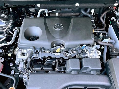 Used 2024 Toyota RAV4 XLE w/ Convenience Package FWD image 33