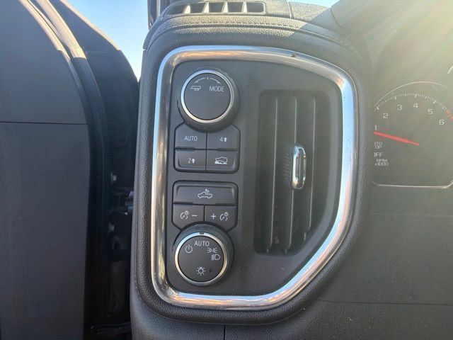 Used 2020 Chevrolet Silverado 1500 LT w/ All-Star Edition AWD/4WD image 18