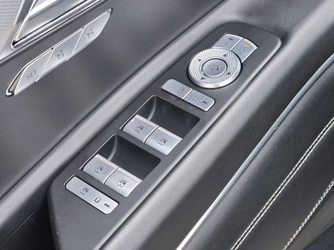 Used 2021 Genesis GV80 2.5T Advanced image 33