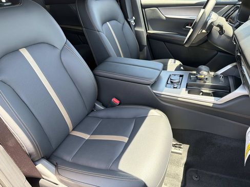 New 2026 MAZDA CX-90 Plug-In Hybrid w/ Premium Plus AWD/4WD image 23