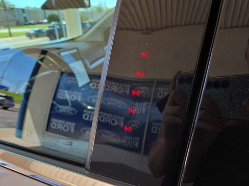 Used 2022 Ford Edge Titanium AWD/4WD image 11