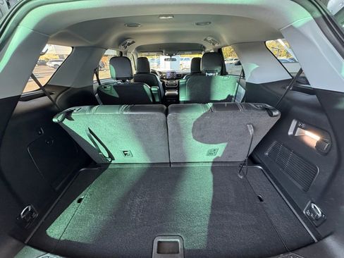 Used 2023 Ford Explorer XLT w/ Equipment Group 202A image 9