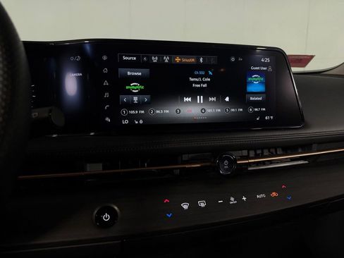 Used 2024 Nissan Ariya FWD image 17