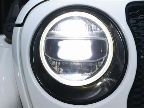 Used 2021 Jeep Wrangler Unlimited Sahara image 9