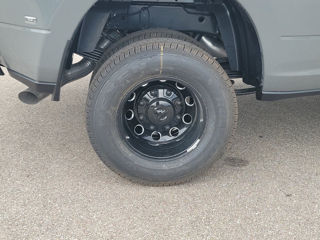 New 2027 RAM 3500 Big Horn AWD/4WD image 6