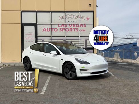 Used 2023 Tesla Model 3 Standard Range image 1