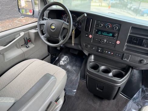Used 2025 Chevrolet Express 3500 LT w/ LT Preferred Equipment Group image 43
