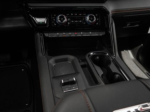 New 2026 GMC Sierra 3500 AT4 w/ AT4 Premium Plus Package AWD/4WD image 25