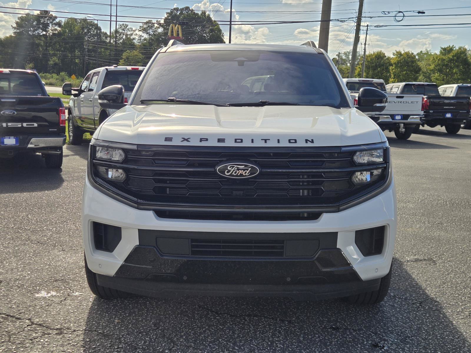 Used 2025 Ford Expedition Platinum w/ Stealth Performance Package AWD/4WD image 3