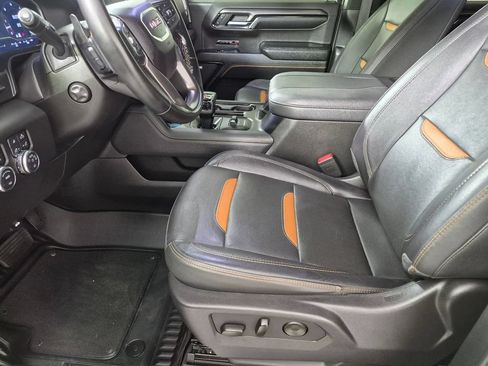 Used 2024 GMC Sierra 1500 AT4 w/ Technology Package AWD/4WD image 22