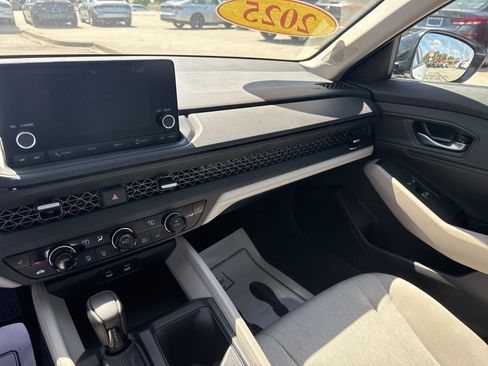 Used 2025 Honda Accord SE image 12