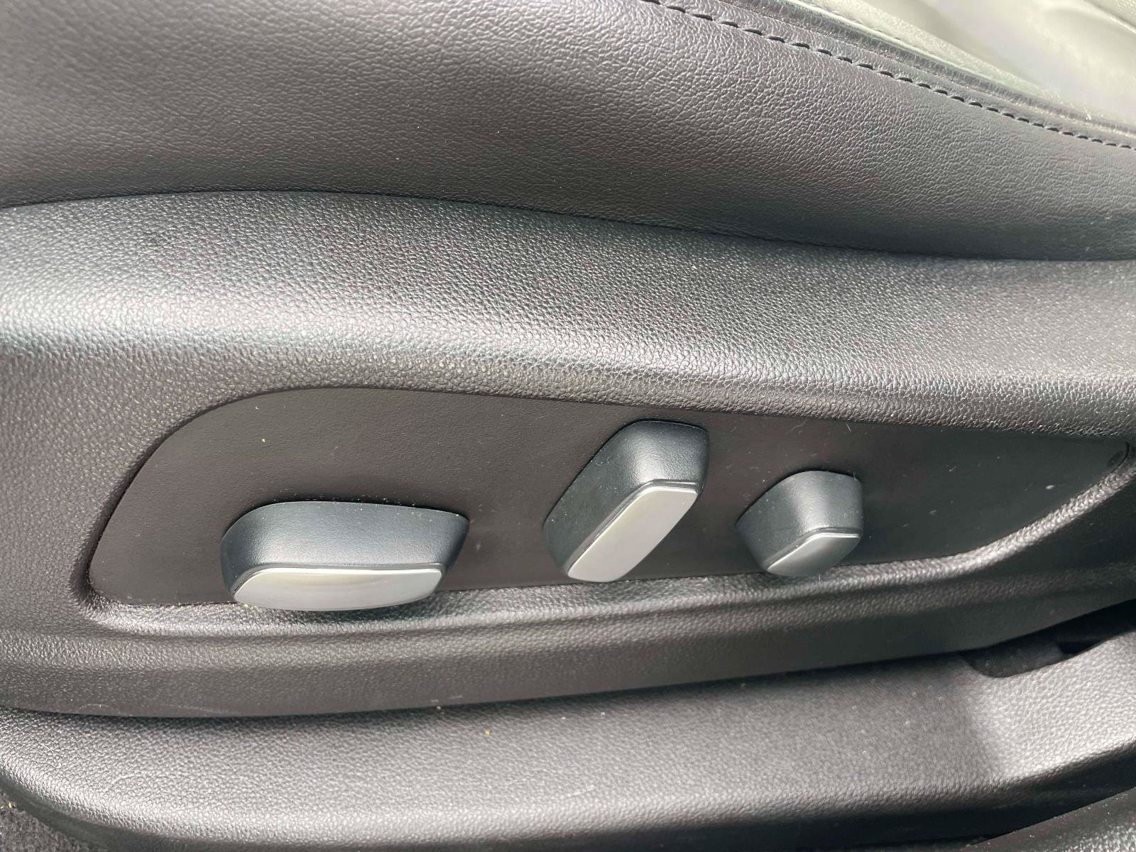 Used 2019 Cadillac XT5 Luxury FWD image 13