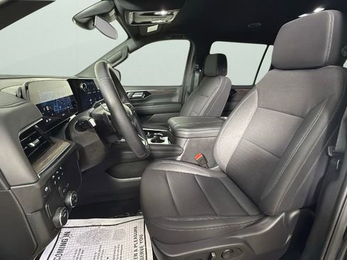 Certified 2025 Chevrolet Suburban LS RWD image 17
