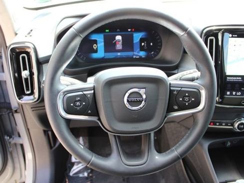 Certified 2024 Volvo XC40 B5 Ultimate w/ Protection Package Premier AWD/4WD image 29
