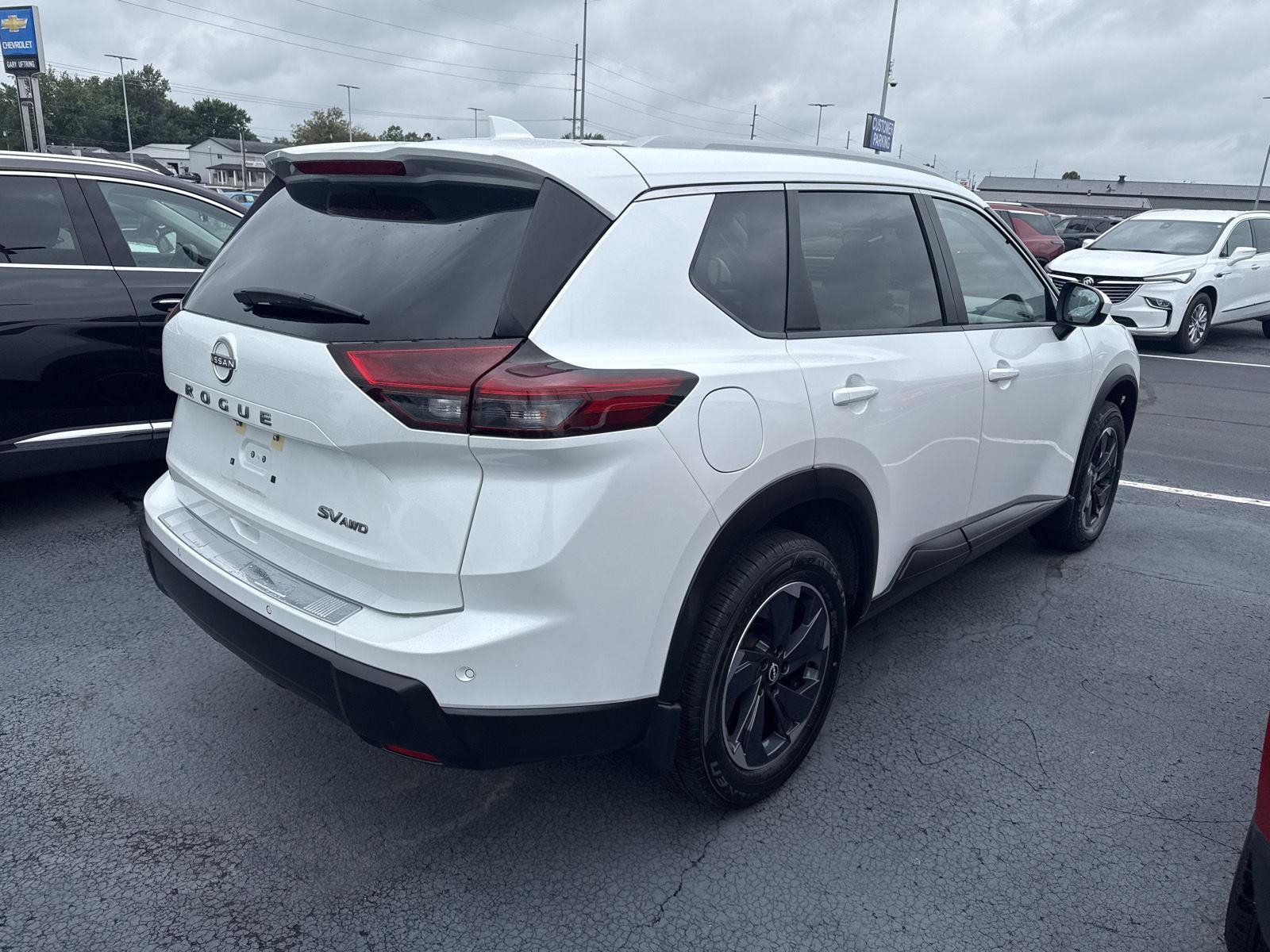 Used 2024 Nissan Rogue SV w/ SV Premium Package AWD/4WD image 4