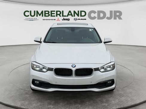 Used 2017 BMW 320i xDrive Sedan AWD/4WD image 9