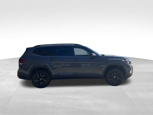New 2026 Volkswagen Atlas SE FWD image 6