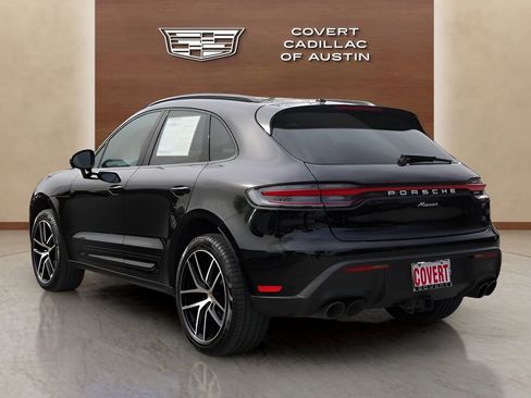 Used 2025 Porsche Macan image 3