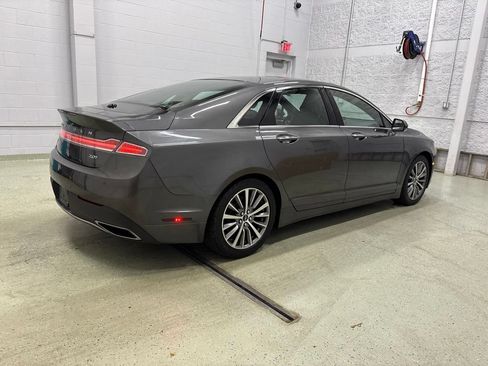 Used 2020 Lincoln MKZ FWD image 4