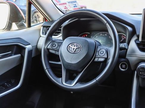 Used 2023 Toyota RAV4 XLE Premium image 17
