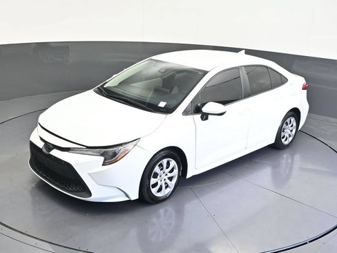 Used 2021 Toyota Corolla LE FWD image 15