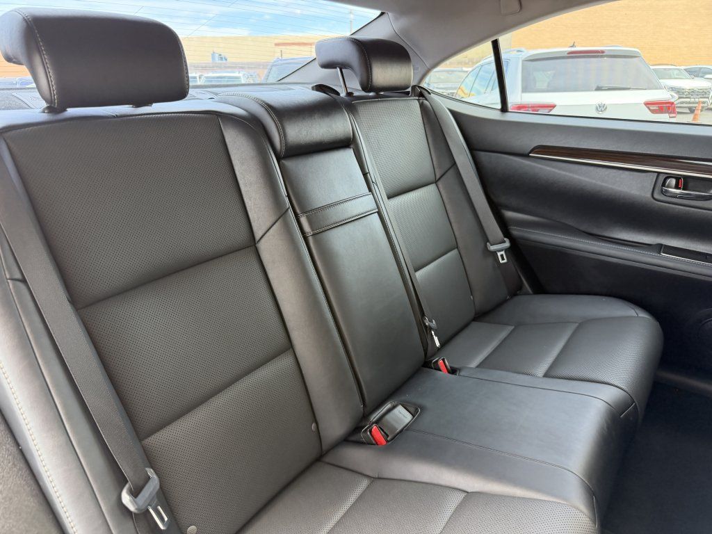 Used 2016 Lexus ES 350 w/ Navigation System Package FWD image 34