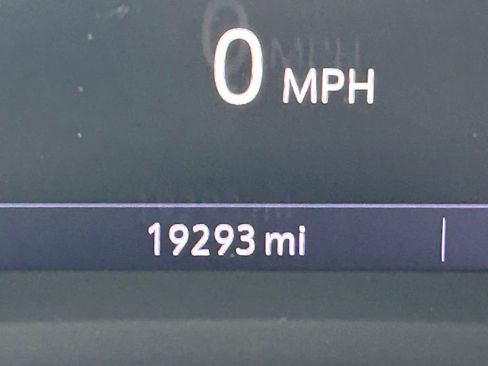 Used 2021 Chevrolet TrailBlazer RS w/ Technology Package image 25