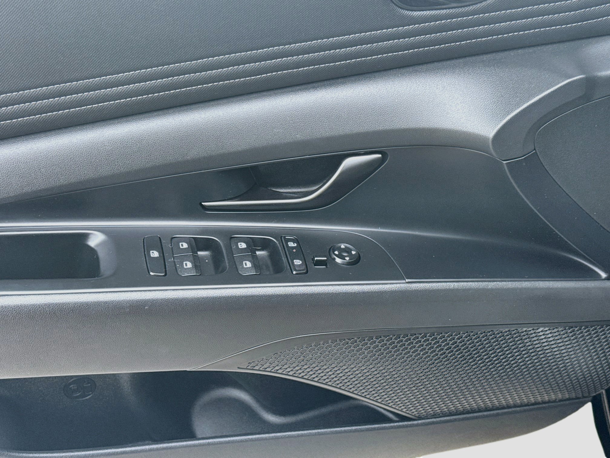 Used 2025 Hyundai Elantra Sport FWD image 14