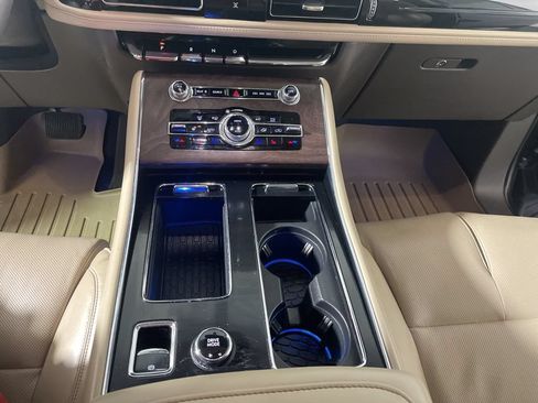 Used 2023 Lincoln Aviator Reserve w/ Equipment Group 201A AWD/4WD image 17