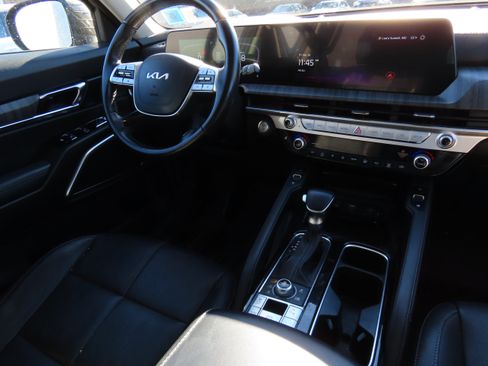 Used 2023 Kia Telluride EX w/ EX Captain's Chair Package image 14
