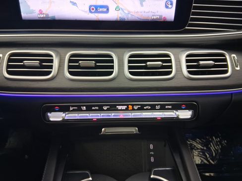 Used 2025 Mercedes-Benz GLS 450 4MATIC image 34