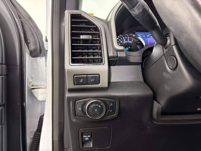 Used 2020 Ford Expedition XLT w/ Equipment Group 202A RWD image 21