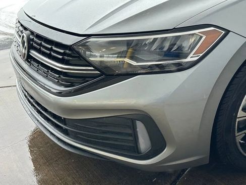 Certified 2023 Volkswagen Jetta Sport image 9