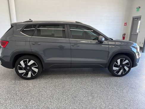 Certified 2024 Volkswagen Taos SEL AWD/4WD image 6