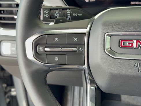 Used 2024 GMC Acadia Elevation FWD image 18