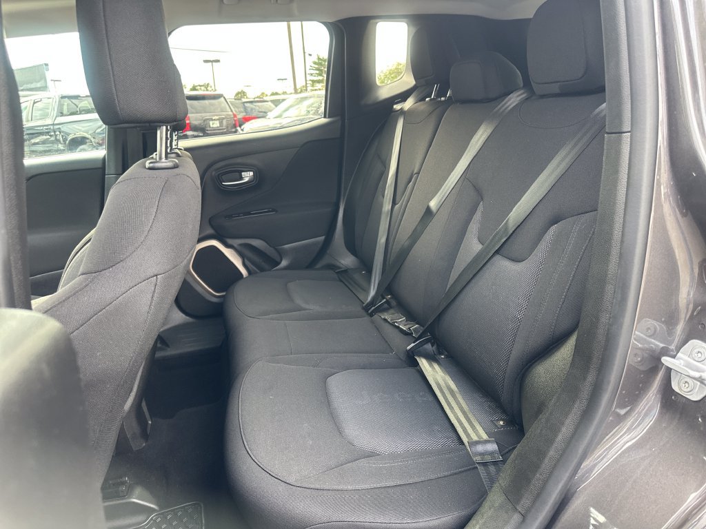 Used 2017 Jeep Renegade Latitude w/ Cold Weather Group AWD/4WD image 14