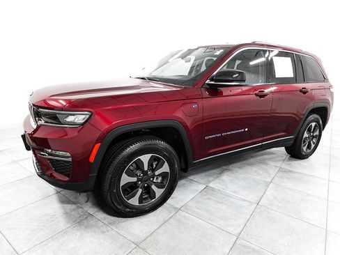 Used 2024 Jeep Grand Cherokee Limited 4xe AWD/4WD image 4