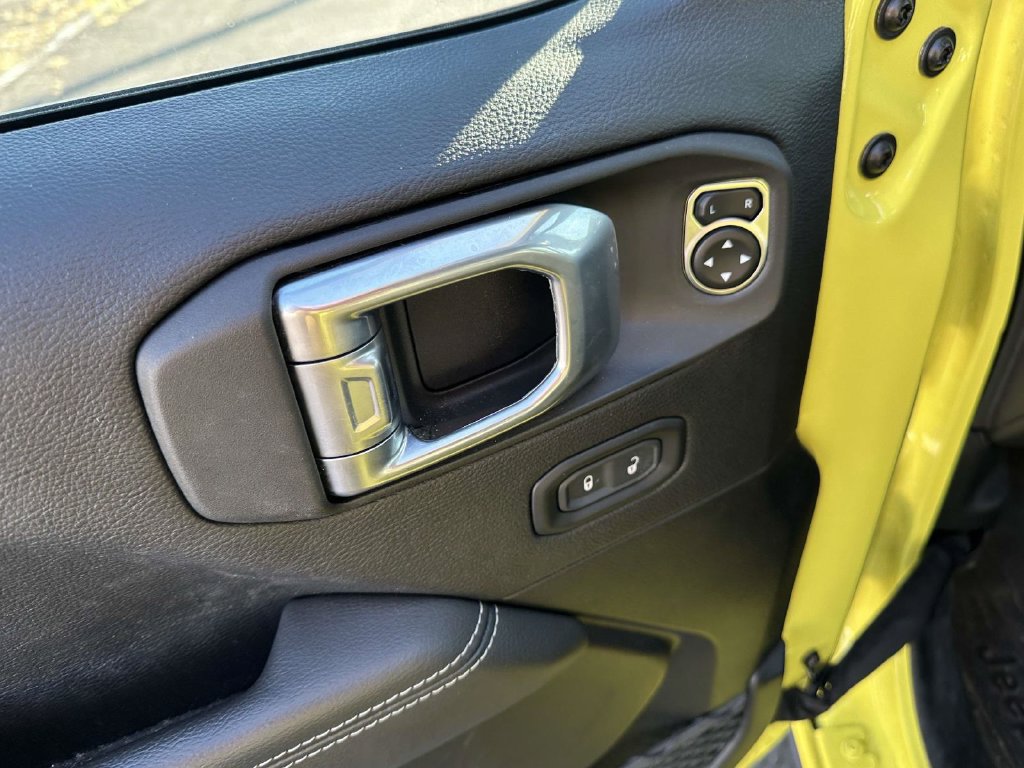 Used 2023 Jeep Wrangler Unlimited Sahara w/ Cold Weather Group AWD/4WD image 20