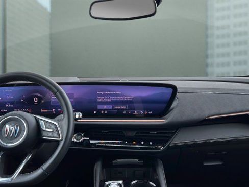 Used 2025 Buick Envision Sport Touring image 18
