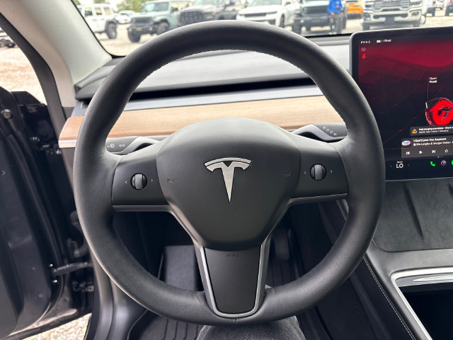 Used 2025 Tesla Model Y Long Range AWD/4WD image 18
