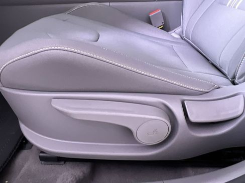 Used 2025 Hyundai Elantra Sport image 14