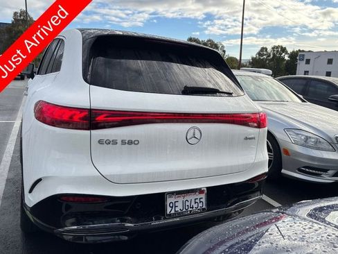 Used 2023 Mercedes-Benz EQS 580 4MATIC SUV image 11